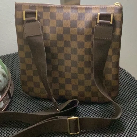 *** SOLD *** Authentic Louis Vuitton Damier Bosphore - Picture 3 of 13